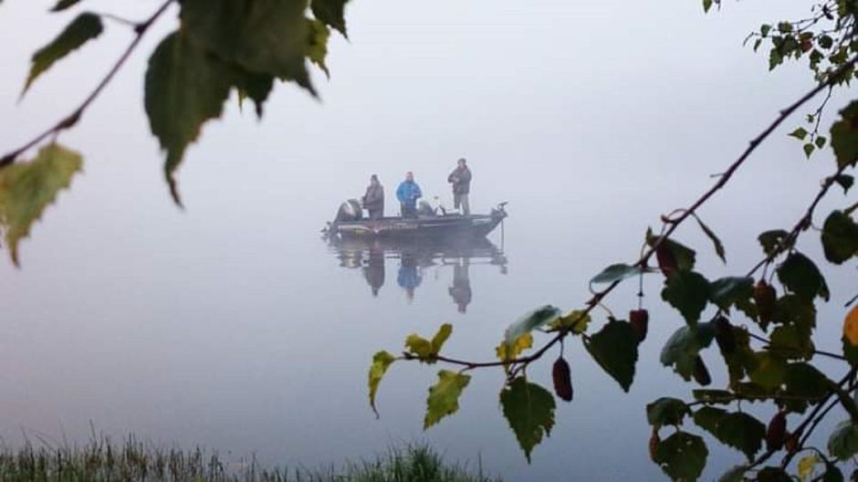 © Site de pêche Lacustra Étang de la Ramade - SARL La Ramade Vacances