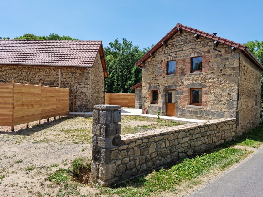 © La Baie à La Goutelle - Ferreirinha Claire et Michel