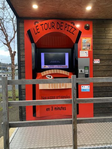 © Distributeur la Tour de Pizz - La Tour de Pizz 63