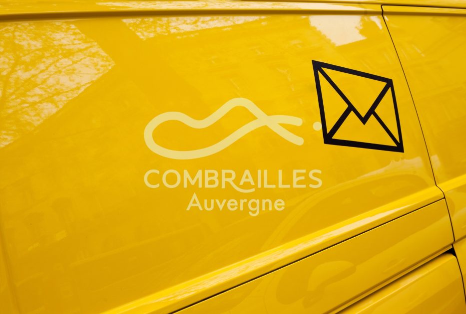 © agence postale - Canva