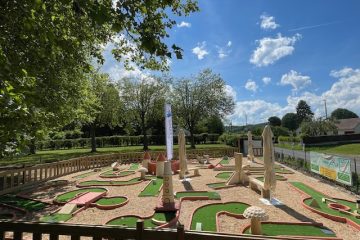 © Castle Mini-Golf - Camping des Nières