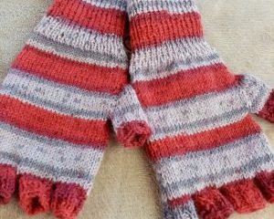 © Katy Fils - Tricots et accessoires - RACLET