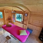 © Auprès de Soi - Massage en roulotte - Ayat-sur-Sioule - Véronique Fraix