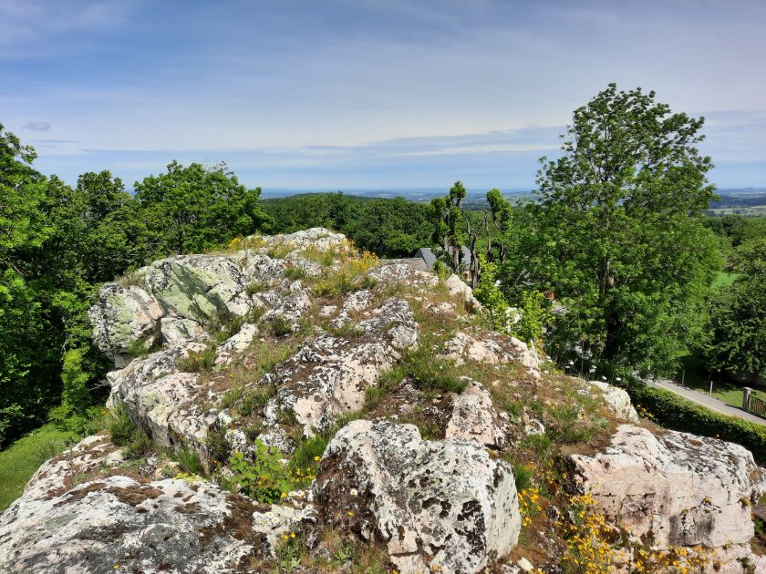 © La Roche de Quartz_Roche-d'Agoux - Combrailles Auvergne Tourisme