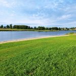 © Circuit poussette - Plan d'eau de la Loge_Lapeyrouse - Combrailles Auvergne Tourisme