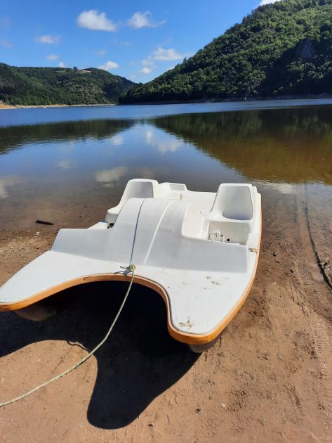 © Base de loisirs nautiques - La Chazotte_Saint-Jacques-d'Ambur - Combrailles Auvergne Tourisme