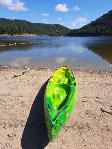 © Base de loisirs nautiques - La Chazotte_Saint-Jacques-d'Ambur - Combrailles Auvergne Tourisme