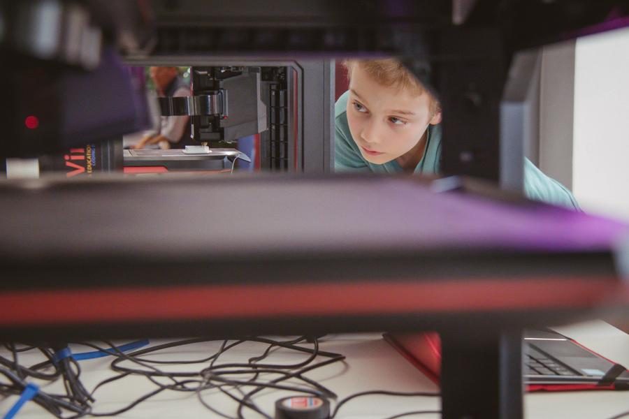 © Festival Connexions 2025 - Animation Atelier Jeu fabrique Par Makers des Montagnes et l’Atelier de Malauzat_Combronde - makers des montagnes