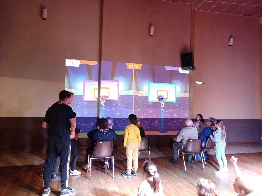 © Festival Connexions 2025 - Animation Mur interactif Lû Par la CC Combrailles Sioule et Morge_Combronde - Lu