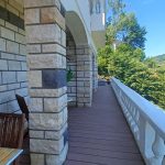 © Ma villa au bord du l'eau entrée terrasse - Batisse Loïc