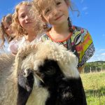 © Atelier petit fermier à La Ferme de la Marinette_Chapdes-Beaufort - La Ferme de la Marinette