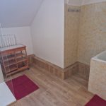 © Salle de bains 2ème étage avec douche et baignoire sabot - Pascale Dumas