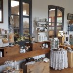 © Comptoire à savons espace boutique à Queuille - @vincenttiphine