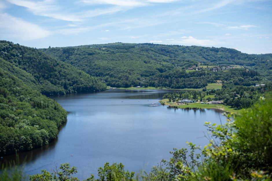 © Lac des Fades-Besserve - Célia Bergougnoux