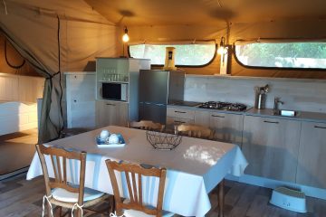 © L'intérieur de la tente Safari - Béatrice