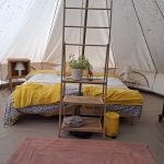 © l'intérieur de la tente cloche - Béatrice