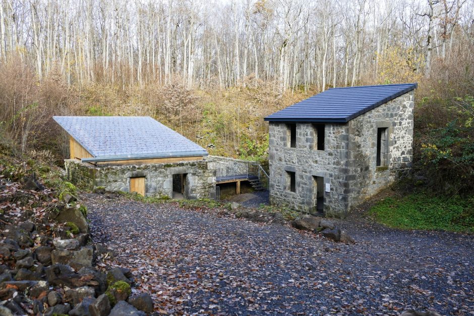 © Anciennes caves d'affinage du bleu de Laqueuille_Saint-Pierre-le-Chastel - Hélène Viennet
