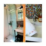 © LA STATION 710 - Les Ancizes Comps - Un petit tour dans la salle de bain - Perrier C