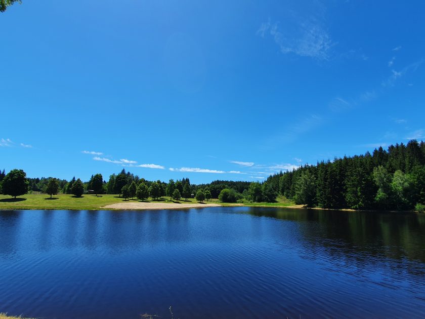 © Plan d'eau Beal des roziers - Mme Sibot