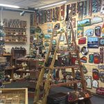 © Vue intérieure de la boutique Marchand de cailloux Pontgibaud - Marchand de Cailloux