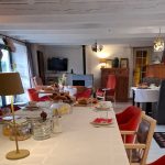 © Le Petit Déjeuner servi dans la salle à manger - Béatrice