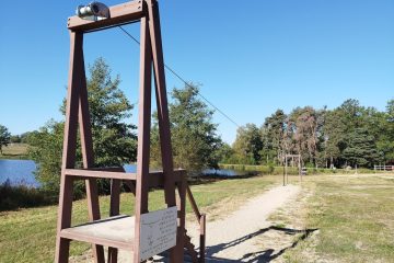 © Aire de jeux - Plan d'eau de la Bregirolle - OT Combrailles Auvergne