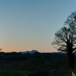 © Vue de la terrasse sur la chaîne des Puys - Juliette Richetin