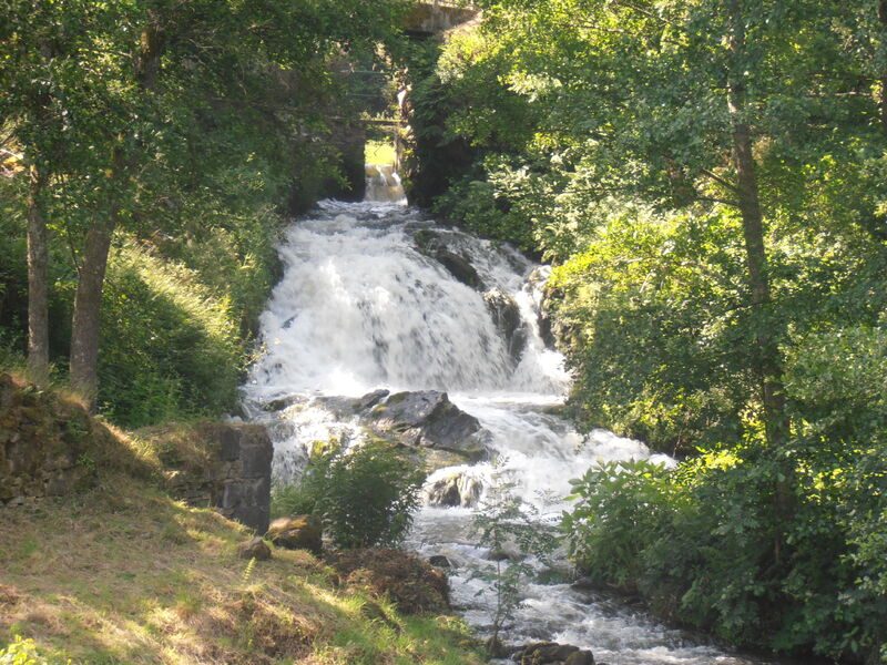 © Cascade de Montfermy - Office de Tourisme des Combrailles