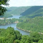 © Camping de la Bouesse_vue lac des Fades - Duchesne Frédéric