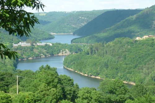 Aire de service et de stationnement camping-cars